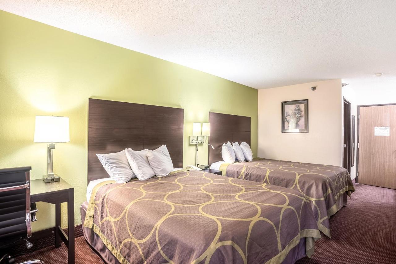 Super 8 By Wyndham Galesburg Hotel Екстериор снимка